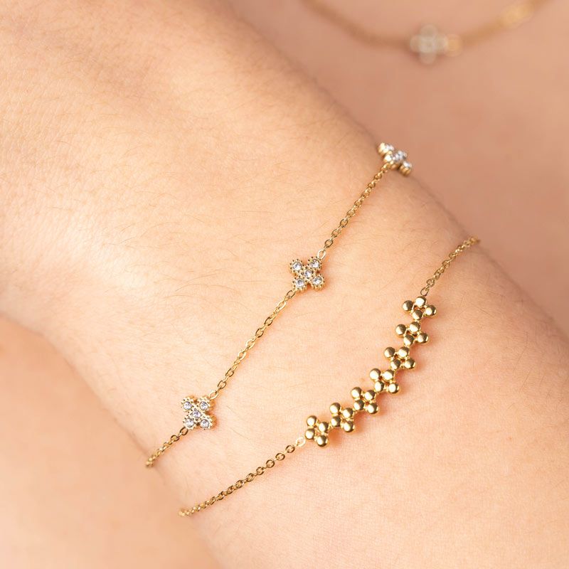 Tiny lucky flower armband