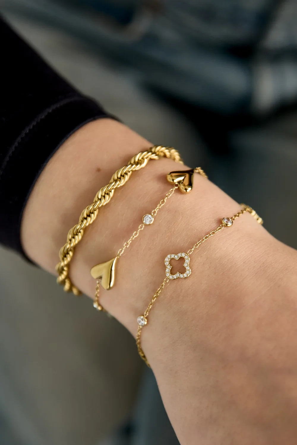 Armband met klaver en steentjes